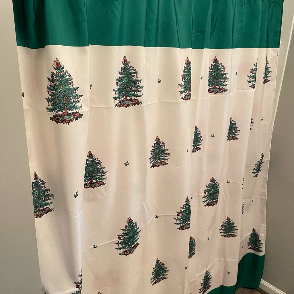 Spode Christmas Tree Shower Curtain